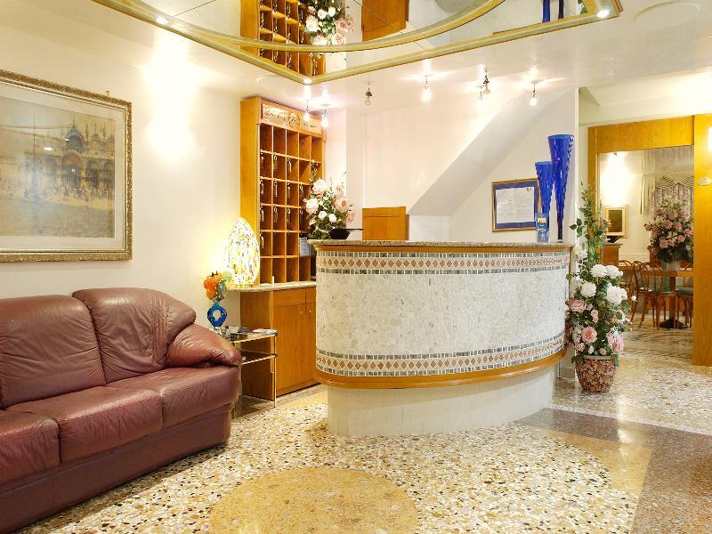 Antica Casa Carettoni Hotel Venecia